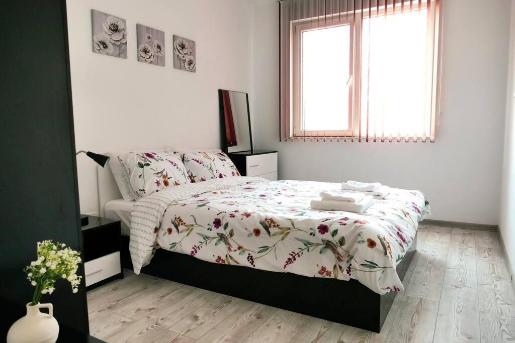 Modern & Bright 1Bd Apartment Near Main Square Plovdiv Exterior photo