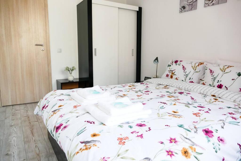 Modern & Bright 1Bd Apartment Near Main Square Plovdiv Exterior photo